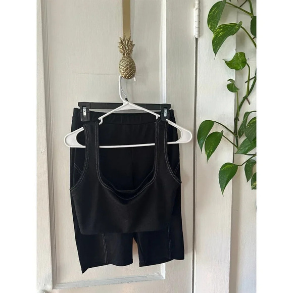 PrettyLittleThing Women’s size 8 black two piece set - Picture 1 of 7